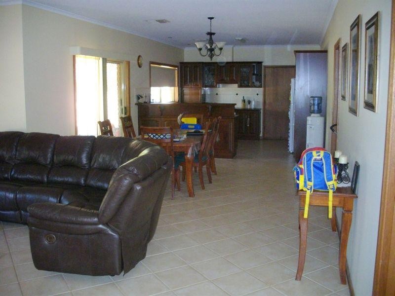 10 Samuel Street  LAURA 5480, Laura SA 5480