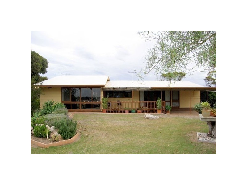 9 Beach  Road COOBOWIE 5583, Coobowie SA 5583