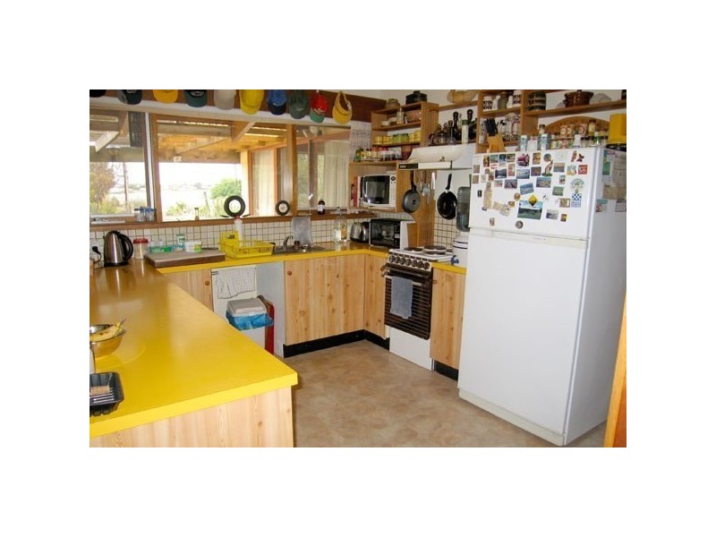 9 Beach  Road COOBOWIE 5583, Coobowie SA 5583