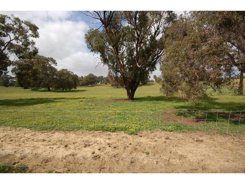 116 Rangeview Drive, Wanerie WA 6503