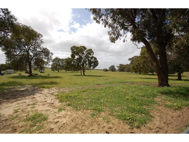 116 Rangeview Drive, Wanerie WA 6503