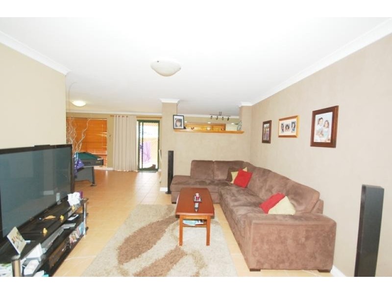 18 Mangrove Circuit, Banksia Grove WA 6031