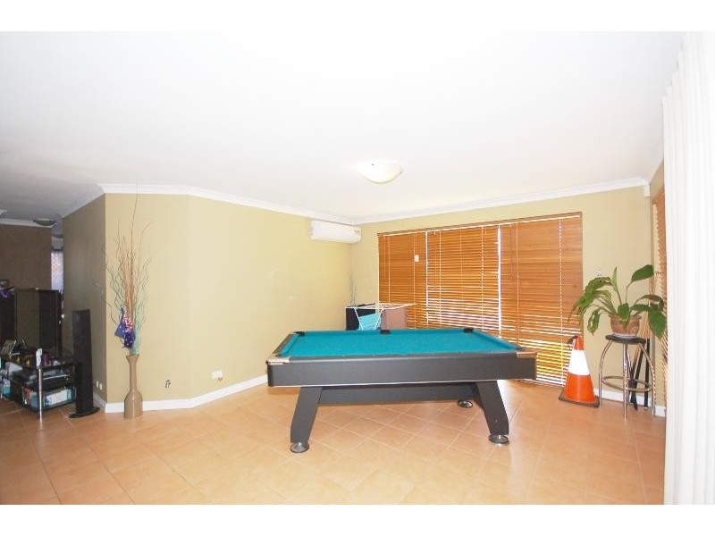 18 Mangrove Circuit, Banksia Grove WA 6031