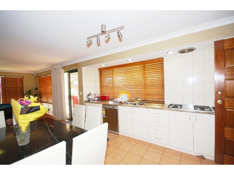 18 Mangrove Circuit, Banksia Grove WA 6031