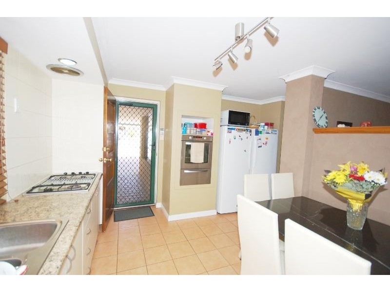 18 Mangrove Circuit, Banksia Grove WA 6031