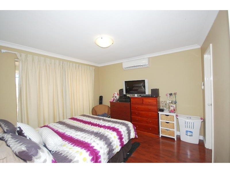 18 Mangrove Circuit, Banksia Grove WA 6031