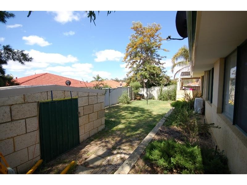 18 Mangrove Circuit, Banksia Grove WA 6031