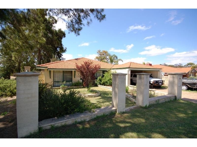 18 Mangrove Circuit, Banksia Grove WA 6031