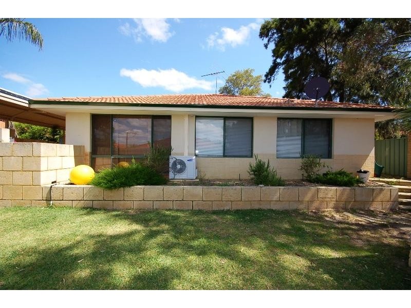 18 Mangrove Circuit, Banksia Grove WA 6031