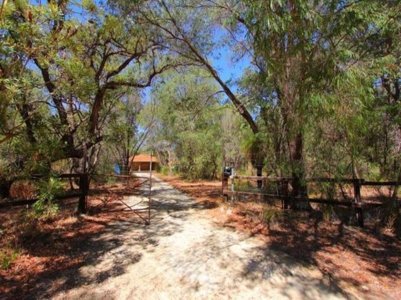 76 Tranquil Drive, Carramar WA 6031