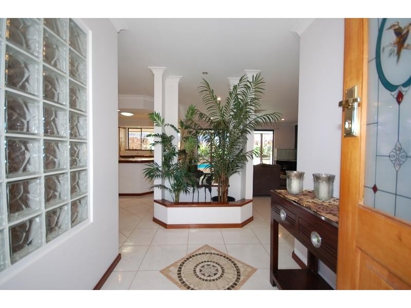 8 Kimbe Court, Mindarie WA 6030