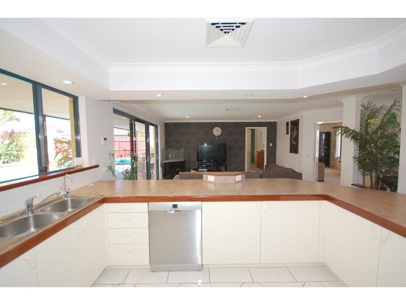 8 Kimbe Court, Mindarie WA 6030