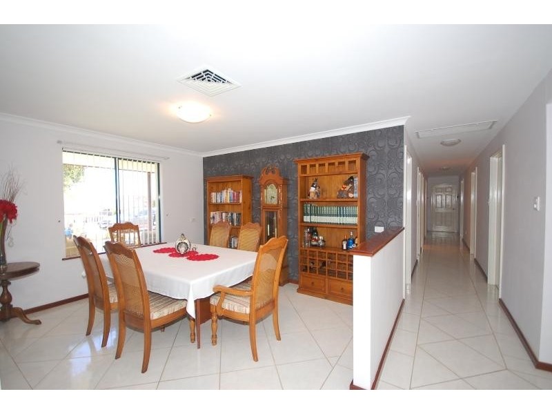 8 Kimbe Court, Mindarie WA 6030