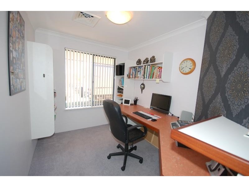 8 Kimbe Court, Mindarie WA 6030