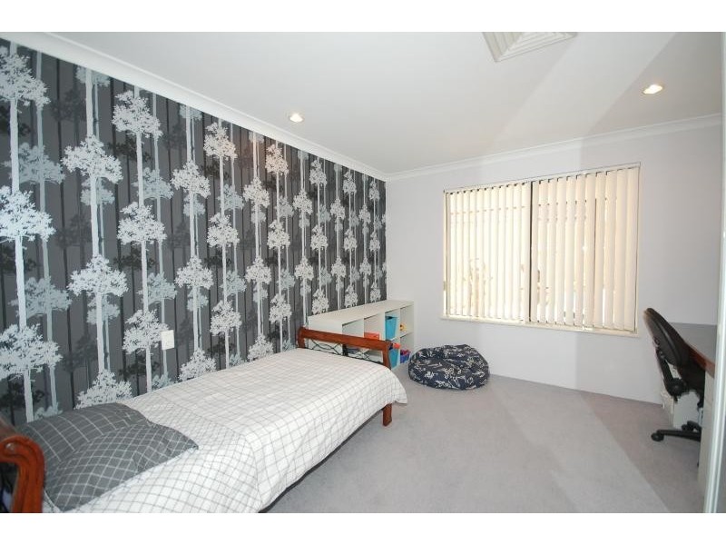 8 Kimbe Court, Mindarie WA 6030