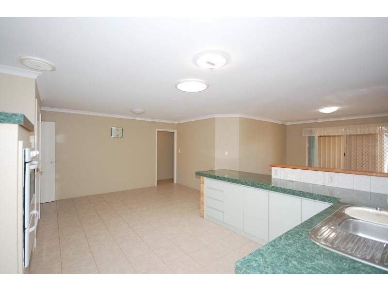 25 Valley Views Road, Landsdale WA 6065