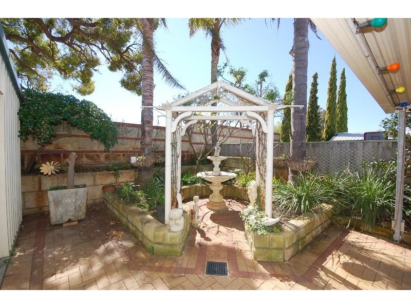 25 Valley Views Road, Landsdale WA 6065