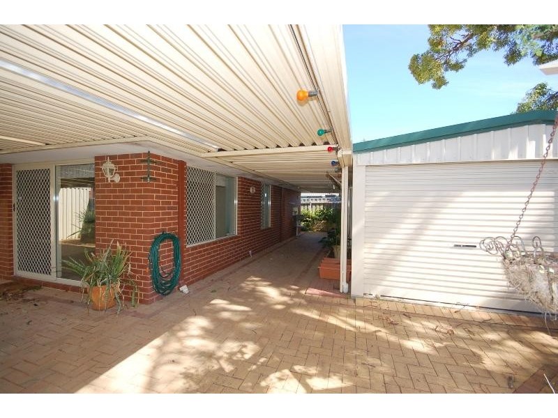 25 Valley Views Road, Landsdale WA 6065