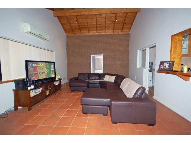 28 Lalina Way, Wanneroo WA 6065