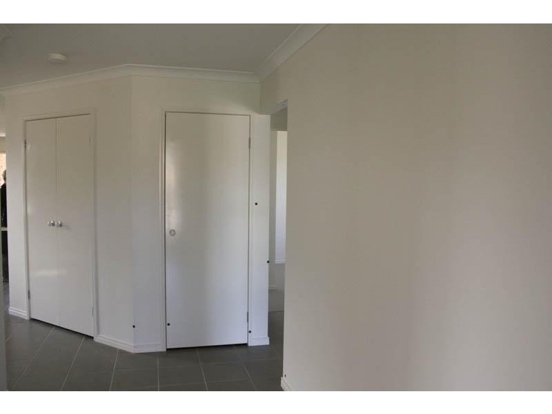 29 Burswood Close, Wulkuraka QLD 4305
