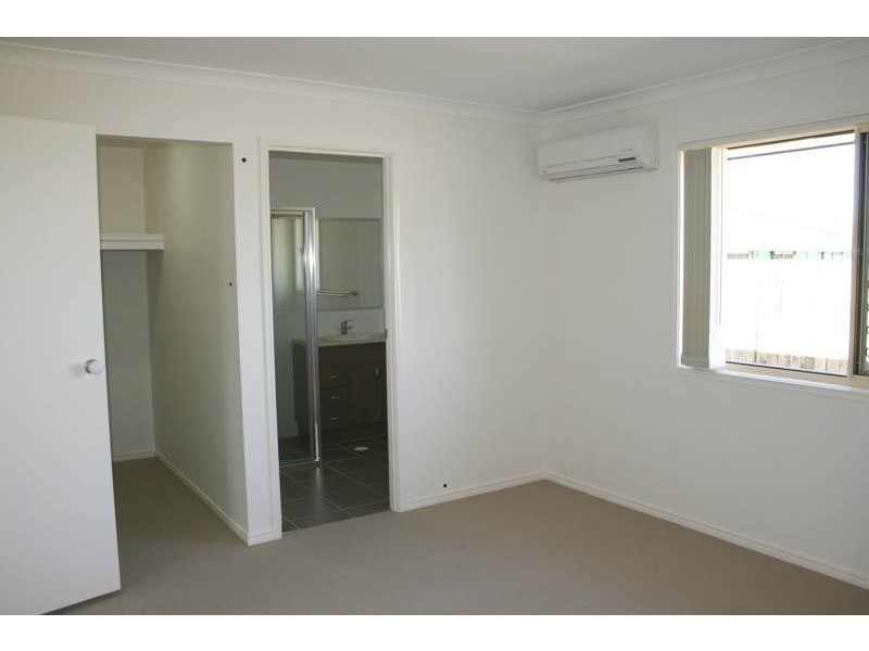 29 Burswood Close, Wulkuraka QLD 4305