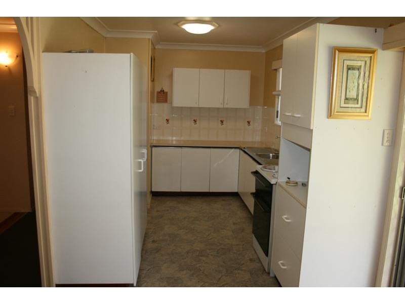 8 Bourke Street BRASSALL 4305, Brassall QLD 4305