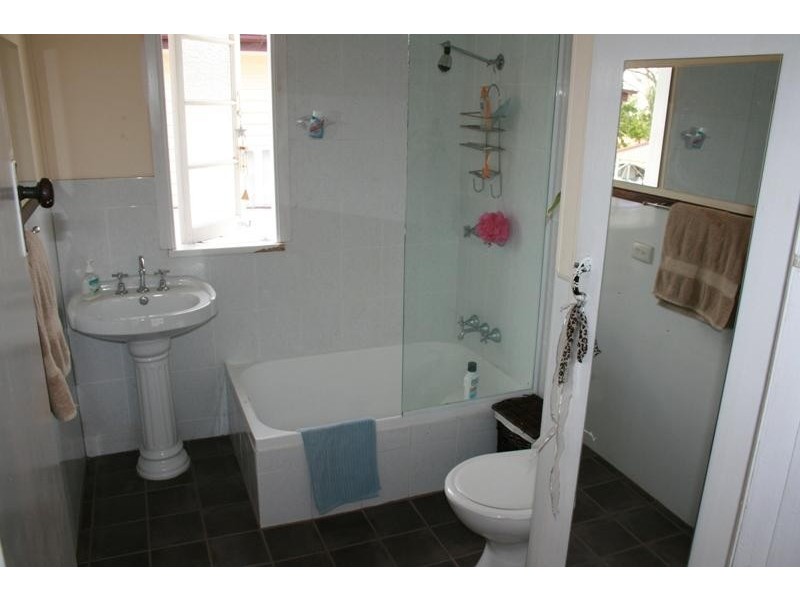 23 Vineyard Street ONE MILE 4305, One Mile QLD 4305
