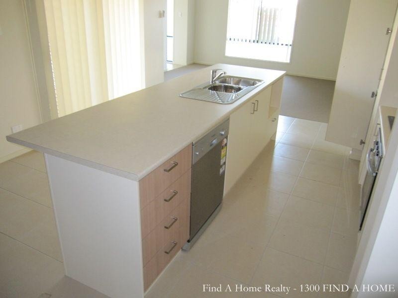 9 Spoonbill Court, Lowood QLD 4311