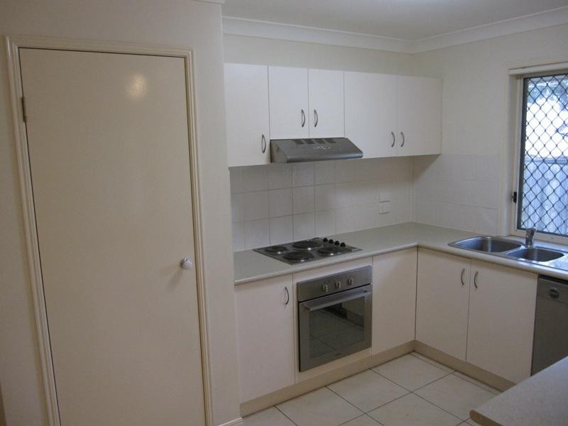 94 Braeside Road, Bundamba QLD 4304
