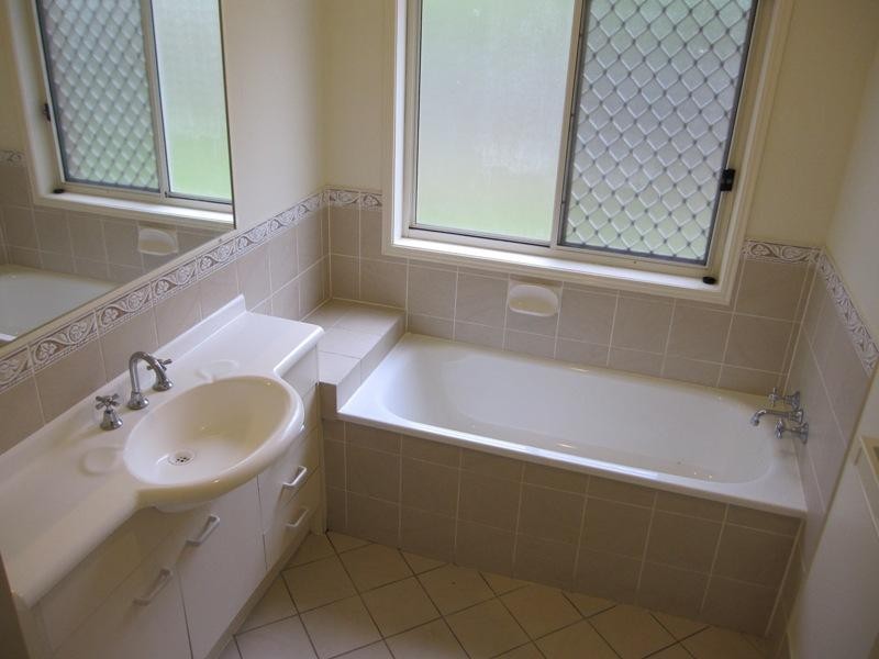 94 Braeside Road, Bundamba QLD 4304