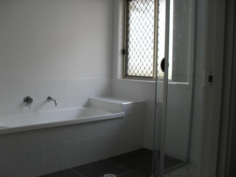 5 Shamrock  Court, Chuwar QLD 4306