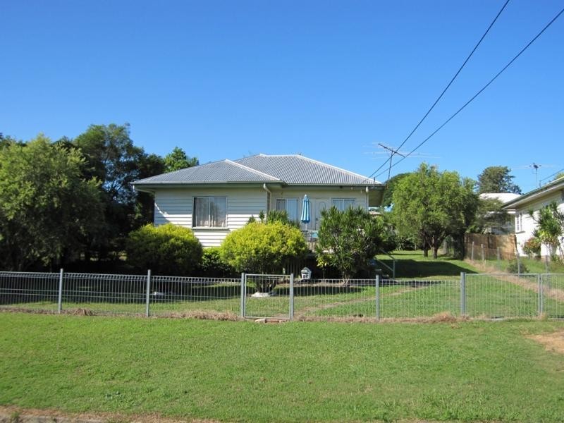 13 Rex  Street EASTERN HEIGHTS 4305, Eastern Heights QLD 4305