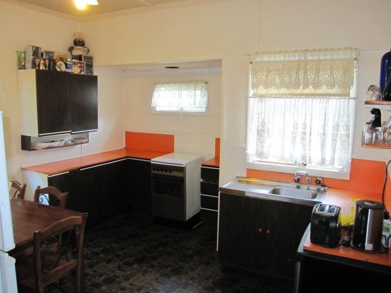 13 Rex  Street EASTERN HEIGHTS 4305, Eastern Heights QLD 4305