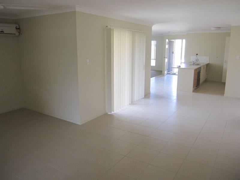 4 Sandpiper Drive, Lowood QLD 4311