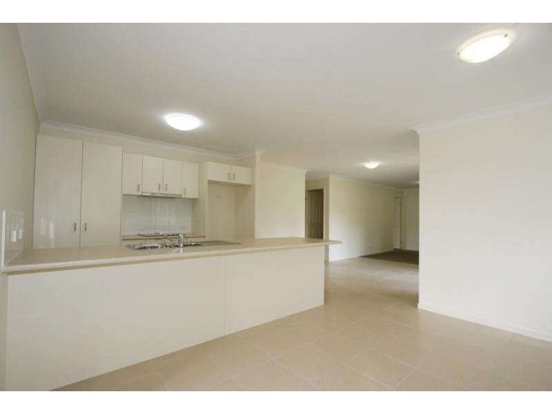 4 Sandpiper Drive, Lowood QLD 4311