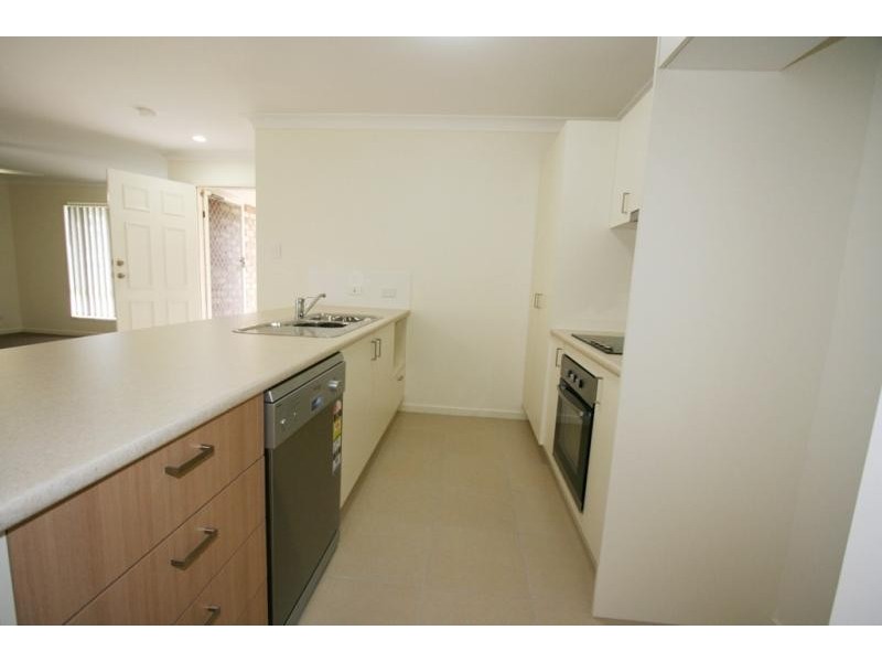 4 Sandpiper Drive, Lowood QLD 4311