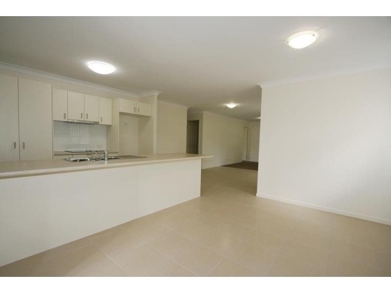 4 Sandpiper Drive, Lowood QLD 4311