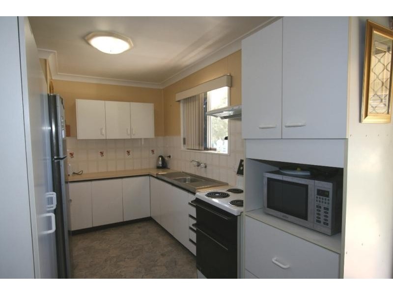 8 Bourke Street BRASSALL 4305, Brassall QLD 4305