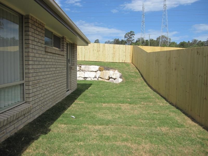 13 Weymouth Street, Bundamba QLD 4304