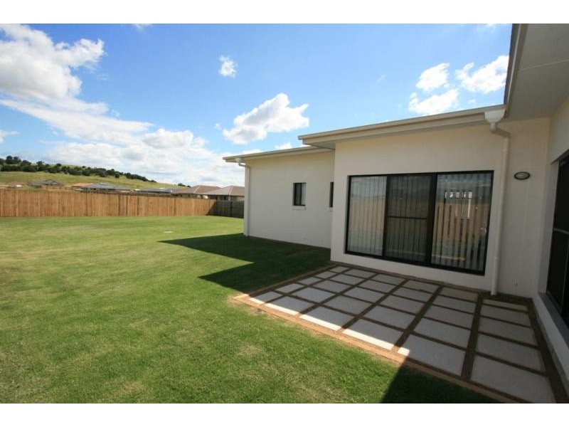 31 Sandpiper Drive, Lowood QLD 4311