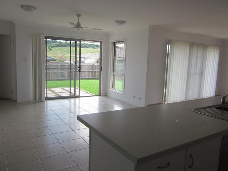 31 Spoonbill Court, Lowood QLD 4311