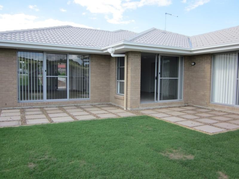 31 Spoonbill Court, Lowood QLD 4311