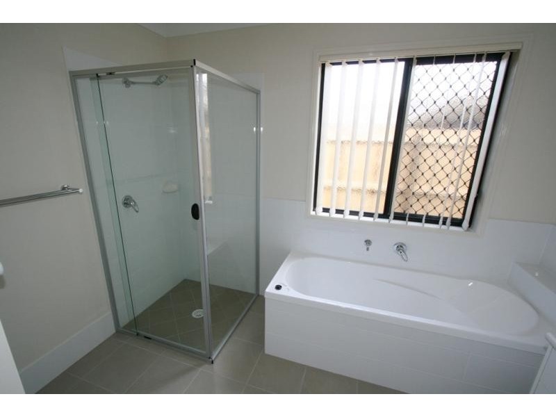 42 Drysdale Place, Brassall QLD 4305