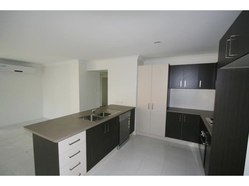 18 Armani Avenue, Wulkuraka QLD 4305