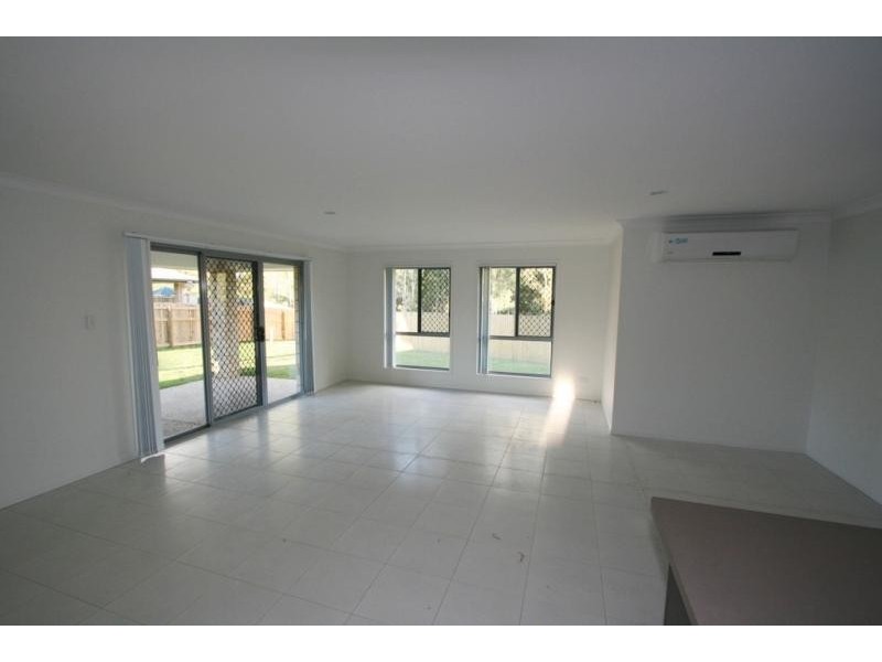 18 Armani Avenue, Wulkuraka QLD 4305