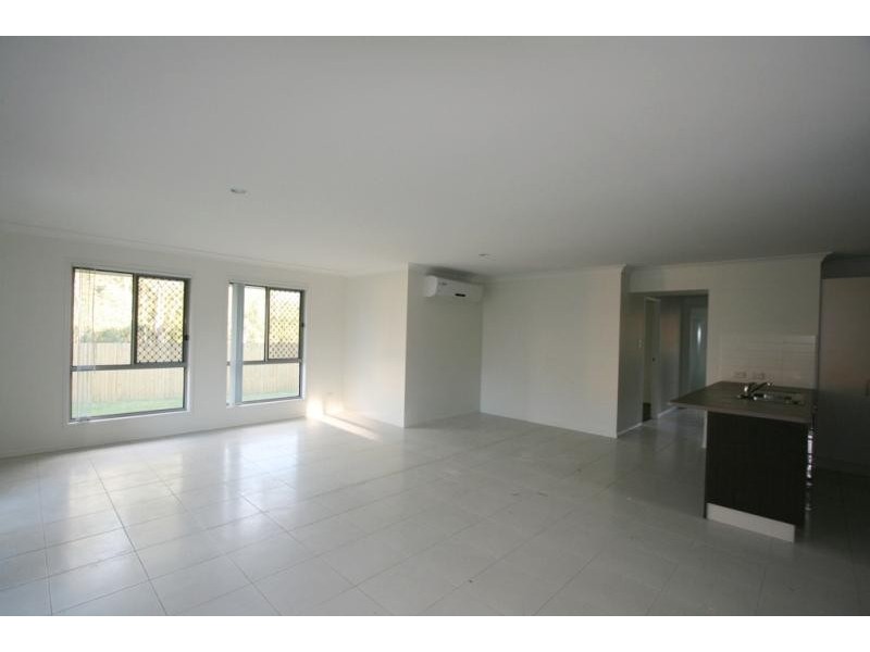18 Armani Avenue, Wulkuraka QLD 4305