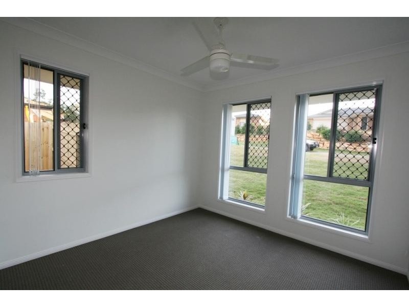 18 Armani Avenue, Wulkuraka QLD 4305
