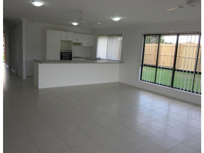10 Spoonbill Court LOWOOD 4311, Lowood QLD 4311