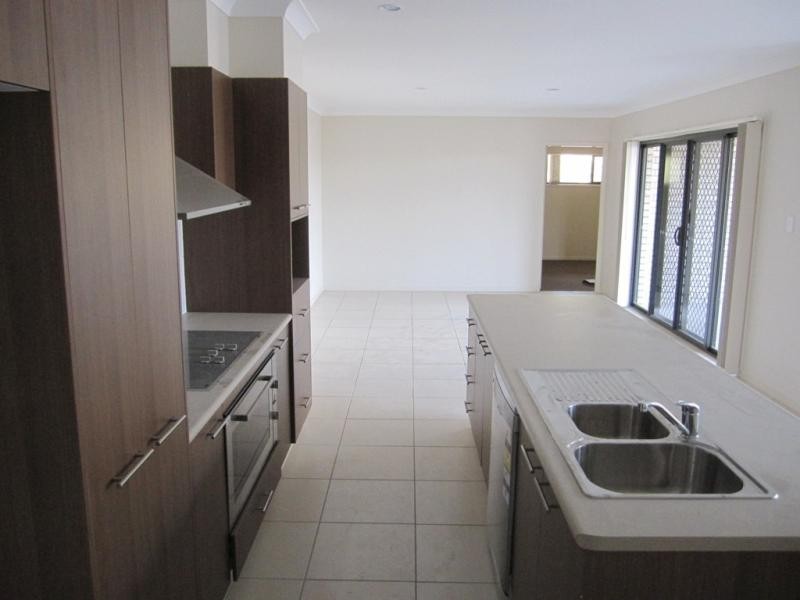 5 Kate Court, Chuwar QLD 4306