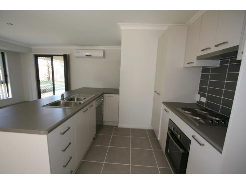 2 Drysdale Place BRASSALL 4305, Brassall QLD 4305